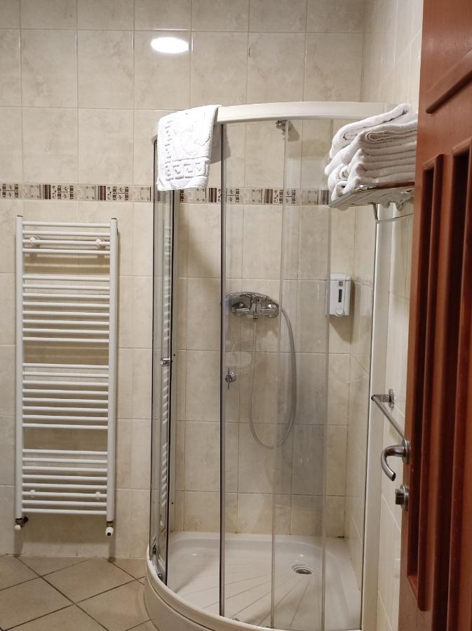 Hotel Bacchus 리브노 외부 사진