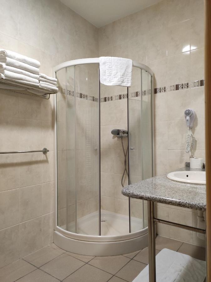 Hotel Bacchus 리브노 외부 사진