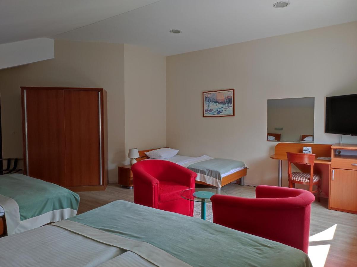 Hotel Bacchus 리브노 외부 사진